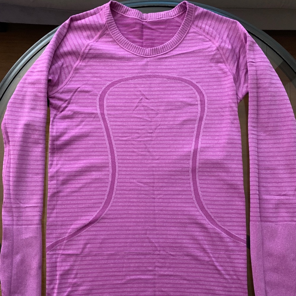 Lululemon swiftly tech yoga long sleeve shirt